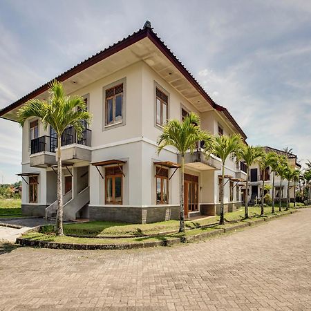 Oyo 3896 Villa Pesona Wisata Puncak Cianjur Exterior foto