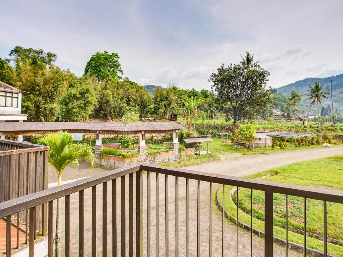 Oyo 3896 Villa Pesona Wisata Puncak Cianjur Exterior foto