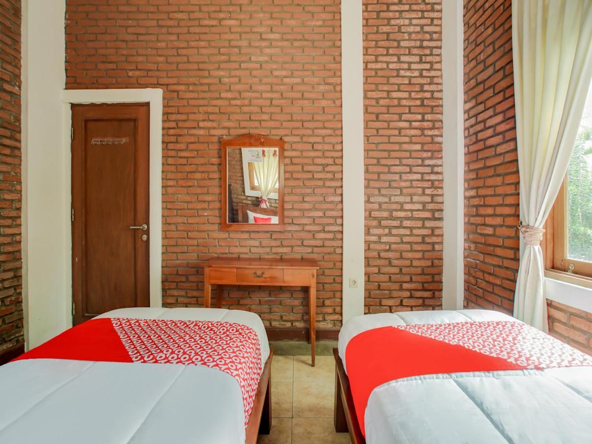 Oyo 3896 Villa Pesona Wisata Puncak Cianjur Exterior foto